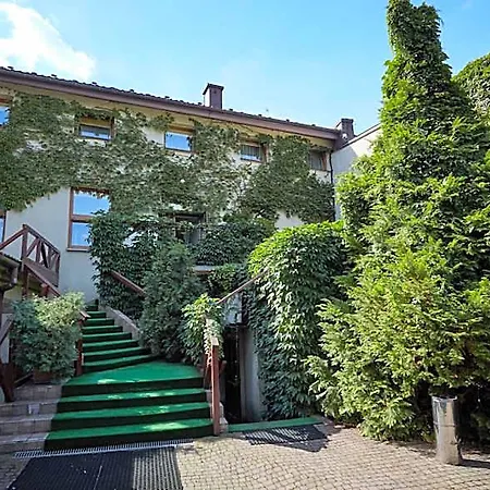 Batory Annex