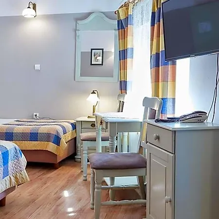 Batory Annex Hotel