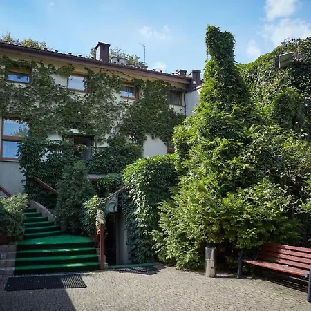 Batory Annex Hotel